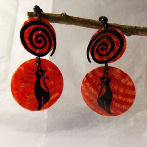 Boucles d'oreilles originales oranges avec chat et spirale noirs aux couleurs de l'automne et d'halloween Sophia Célesta bijoux