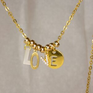 Collier avec les lettres love Bijoux Sophia Célesta