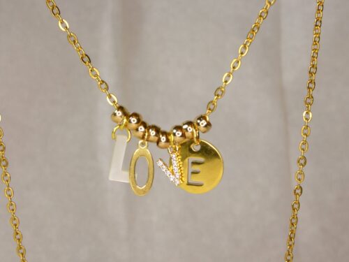 Collier avec les lettres love Bijoux Sophia Célesta